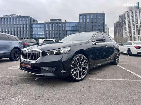 BMW 5 серия 2023 - фото 23