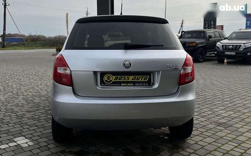 Skoda Fabia 2010 - фото 6