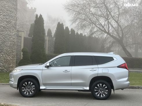 Mitsubishi Pajero 2021 - фото 8