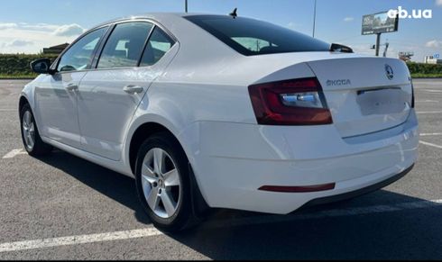 Skoda Octavia 2018 белый - фото 3