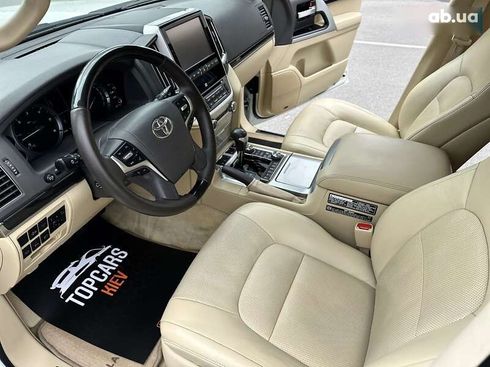 Toyota Land Cruiser 2017 - фото 29