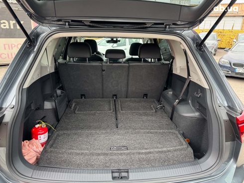 Volkswagen Tiguan 2019 серый - фото 18