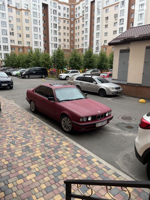 BMW 5 серия 1993 вишневый - фото 10