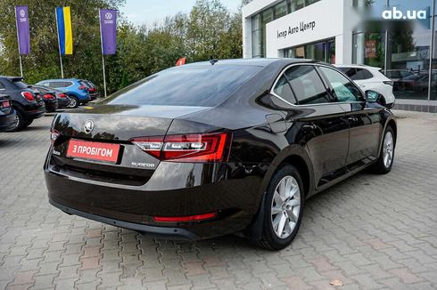 Skoda Superb 2018 - фото 10