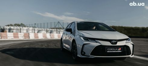 Toyota Corolla 2022 - фото 3