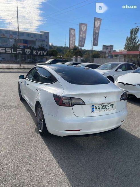 Tesla Model 3 2021 - фото 2