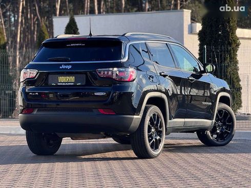 Jeep Compass 2021 - фото 17