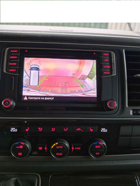 Volkswagen Multivan 2018 бежевый - фото 10