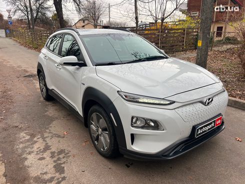 Hyundai Kona Electric 2019 белый - фото 8