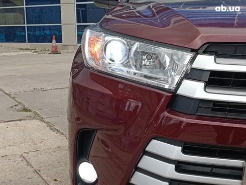 Toyota Highlander 2017 красный - фото 10