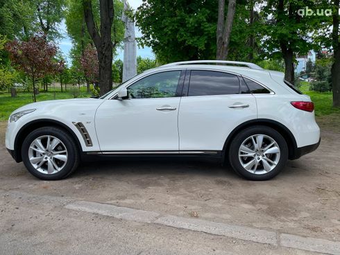 Infiniti QX70 2013 белый - фото 15