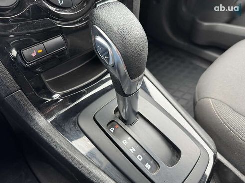Ford Fiesta 2017 - фото 22