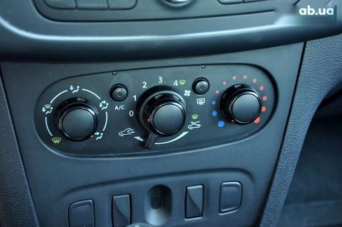 Renault Logan 2016 - фото 30