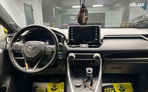 Toyota RAV4 2020 - фото 14