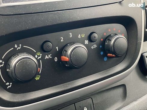 Renault Trafic 2016 - фото 30