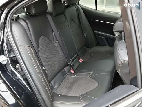 Toyota Camry 2019 - фото 13