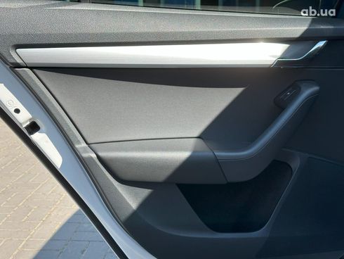 Skoda octavia a7 2019 белый - фото 14