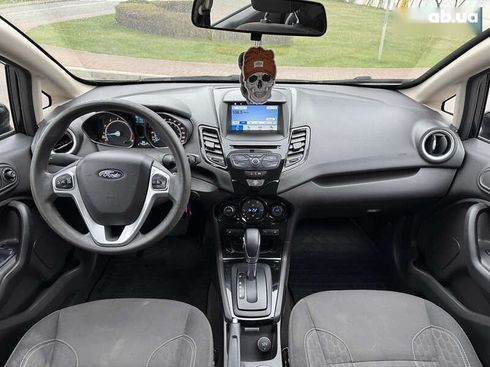 Ford Fiesta 2017 - фото 25