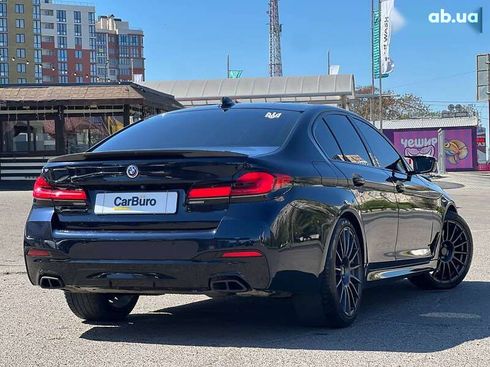 BMW 5 серия 2021 - фото 10