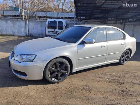 Subaru Legacy 2003 серебристый - фото 2