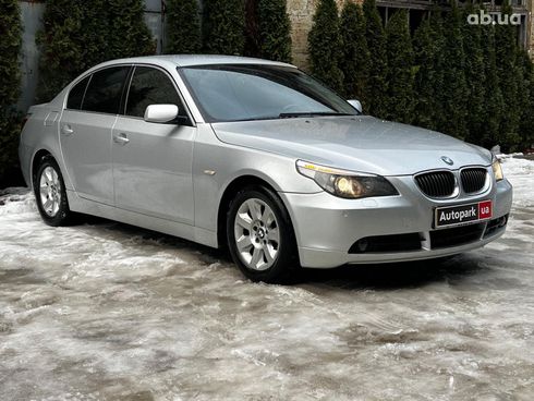 BMW 5 серия 2005 серый - фото 9