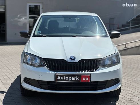 Skoda Fabia 2017 белый - фото 2
