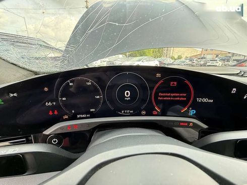 Porsche Taycan 2021 - фото 26