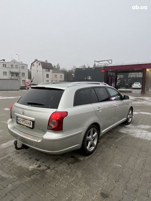 Toyota Avensis 2008 серебристый - фото 16