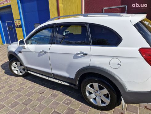 Chevrolet Captiva 2016 белый - фото 15