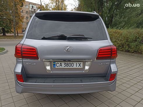 Lexus LX 2010 серый - фото 6