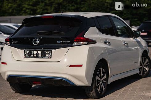 Nissan Leaf 2021 - фото 11