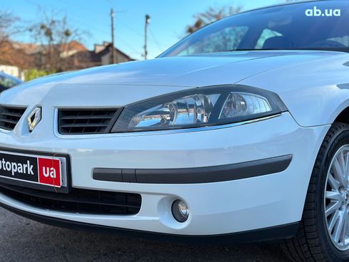 Renault Laguna 2007 белый - фото 17