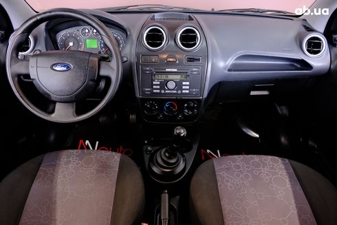 Ford Fiesta 2006 фиолетовый - фото 7
