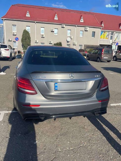 Mercedes-Benz E-Класс 2018 - фото 3