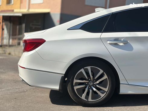 Honda Accord 2019 белый - фото 12