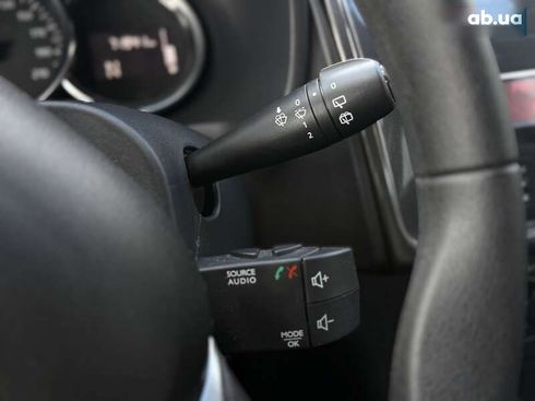 Renault Sandero 2019 - фото 22