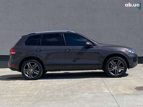 Volkswagen Touareg 2012 - фото 11