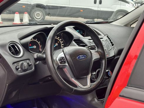 Ford Fiesta 2013 красный - фото 9