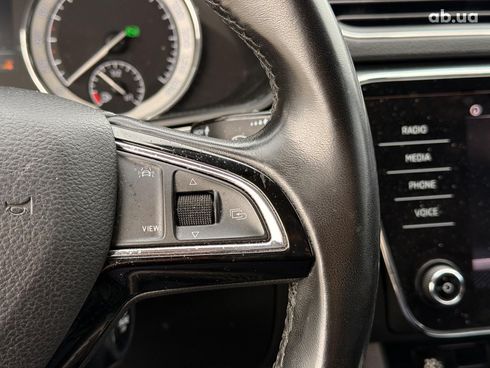 Skoda Superb 2019 серый - фото 20