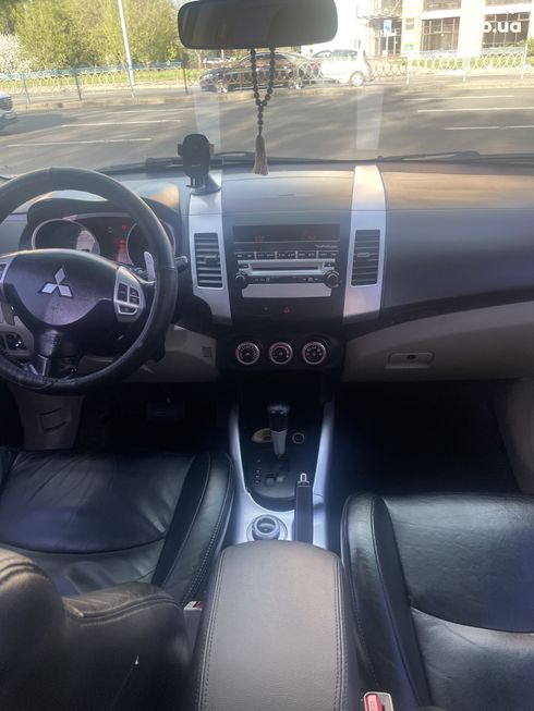 Mitsubishi Outlander XL 2008 белый - фото 18