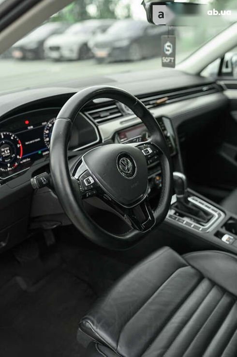 Volkswagen Passat 2018 - фото 16