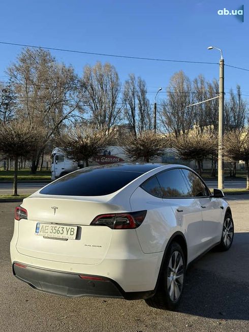 Tesla Model Y 2021 - фото 9