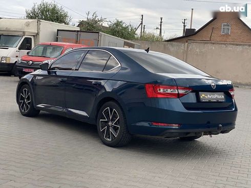 Skoda Superb 2018 - фото 19
