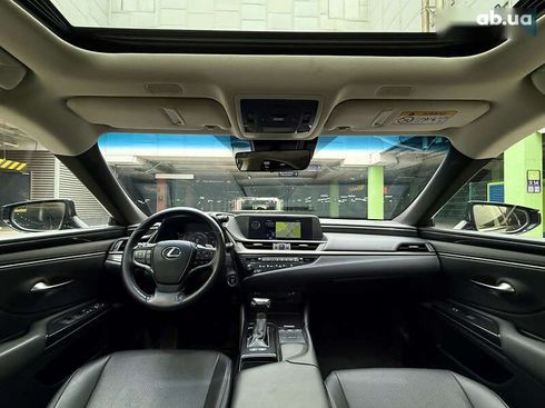 Lexus ES 2019 - фото 23