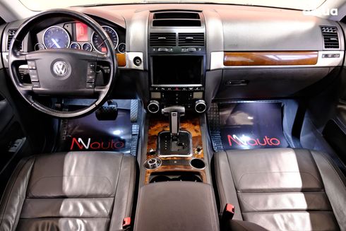 Volkswagen Touareg 2008 черный - фото 7