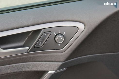 Volkswagen e-Golf 2020 - фото 22