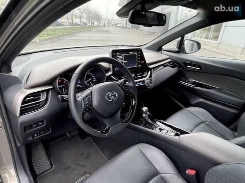 Toyota C-HR 2022 - фото 15