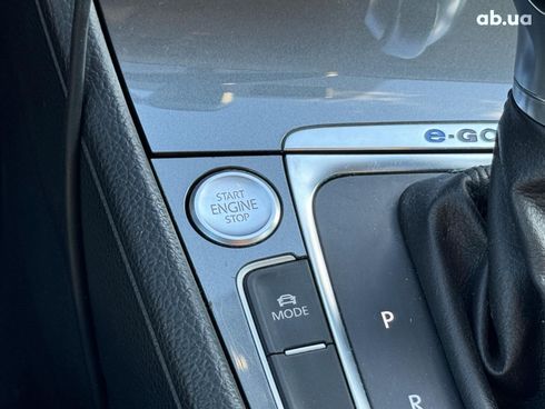 Volkswagen e-Golf 2016 серый - фото 33