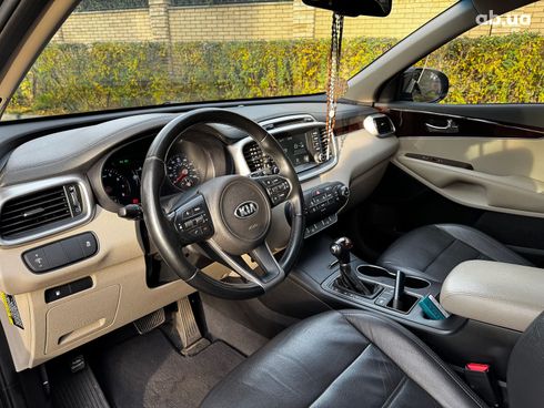 Kia Sorento 2017 черный - фото 12