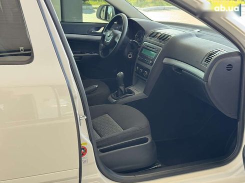 Skoda Octavia 2012 - фото 21